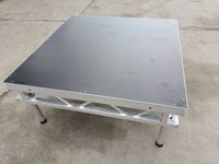 Événement de concert intérieur extérieur bon marché bonne qualité nouveau style solide extérieur facile à installer podium de scène portable litedeck