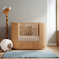 Matelas en bois de conception ovale simple pour berceau en teck moderne et durable Ferly pour lit de bébé nouveau-né