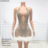Robe de soirée scintillante Ocstrade 2025 avec strass, décolleté plongeant, sans manches, en cristal transparent, courte, sexy, pour fête d'anniversaire avec plumes