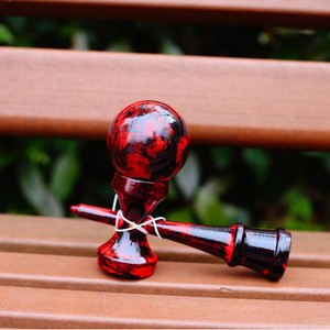 Jouets éducatifs Kendama japonais en bois, style épée, avec balle de compétence rouge motif graffiti, en jade, pour le marché international - Product Image 4