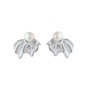 Exquisite Simple Copper S925 Silver Needle <b>Stud</b> Earrings High-End Luxurious Imitation Pearl Geometric Crabapple Flower Trendy - Product Image 6