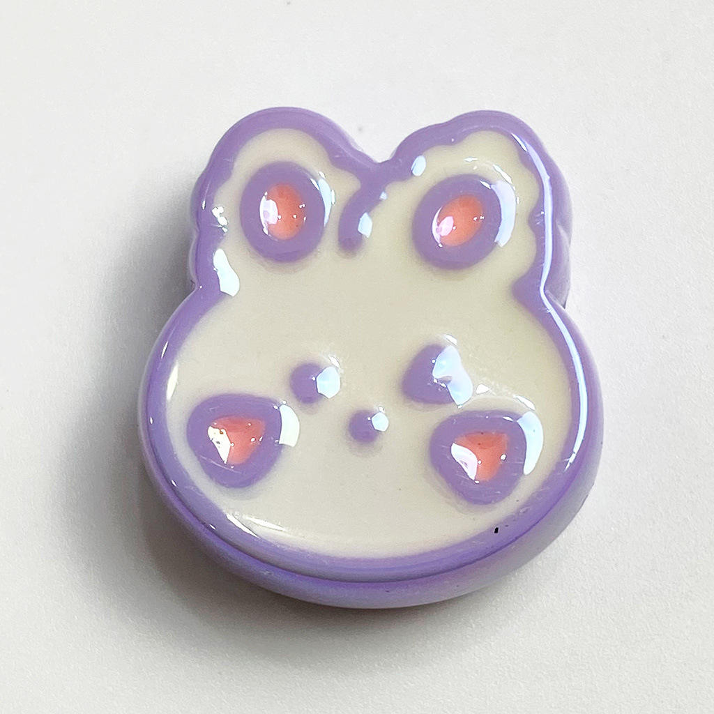 Tête de lapin violet