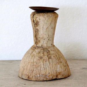 Portavelas Rústico Hecho a Mano de Madera Natural, Soporte Cónico de Madera Tallada Vintage para Decoración del Hogar - Product Image 1