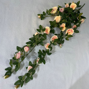 Queyiyi Fleurs artificielles Camélia murales 100cm 200cm Décoration intérieure Studio de mariage Verdure - Product Image 4