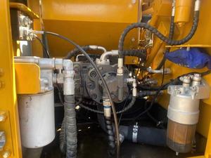 Excavatrice d'occasion SANY SY135C 13 tonnes, pelle hydraulique sur chenilles d'occasion SY95C SY155C en stock pour la vente et la livraison mondiales - Product Image 6