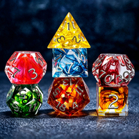 Lot de dés polyédriques personnalisés en résine, forme carrée, motif tourbillon multicolore, bords tranchants, 7 pièces, écologiques et durables pour D&D