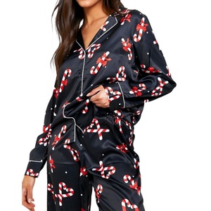 Conjunto de Pijama de 2 Piezas en Oferta para Invierno, Estampado Navideño, Camisa de Manga Larga y Pantalones de Satén - Product Image 4