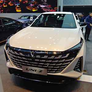 Coche de segunda mano Changan PHEV 2026 UNI-<span class=keywords><strong>Z</strong></span>, SUV de 5 puertas y 5 plazas, dirección hidráulica, <span class=keywords><strong>E</strong></span>-CVT, tracción delantera, volante <span class=keywords><strong>a</strong></span> la izquierda, vehículo de nueva energí<span class=keywords><strong>a</strong></span> UNI-<span class=keywords><strong>Z</strong></span> - Product Image 2