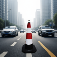 Cônes de signalisation robustes de 90 cm avec base lourde et réflecteurs pour les secours d'urgence et la logistique