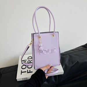 Túi đeo chéo mini màu trơn, gấp gọn được & bền, tiện dụng, có thể làm vỏ điện thoại, kèm móc khóa hình gấu, túi cầm tay màu kẹo ngọt - Product Image 3