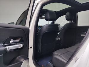 Se Busca Agente Exclusivo: Auto Usado <span class=keywords><strong>Mercedes</strong></span>-Benz GLB180 2022 1.3T 7DCT FWD, Asientos Eléctricos, Techo Panorámico, Directo de Fábrica, en Stock - Product Image 5