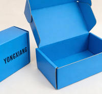 Boîte cadeau personnalisée en carton pour bijoux avec gaufrage, doublure en éponge et pelliculage mat