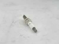 Bougie d'allumage 5960.L5 5960.K9 0242135518 Compatible avec Citroën C3 C4 DS3 Peugeot 207 208 3008 308 5008 508 1.6 16V