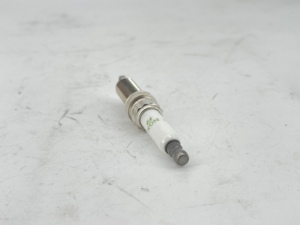 Bougie d'allumage 5960.L5 5960.K9 0242135518 Compatible avec Citroën C3 C4 DS3 Peugeot 207 208 3008 <span class=keywords><strong>308</strong></span> 5008 508 1.6 16V - Product Image 2