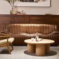 Canapé en cuir de style rétro américain, vintage, petit appartement, salon, trois places, mobilier design unique