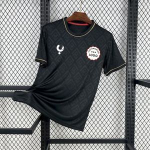 قميص كرة قدم كولومبيا للبالغين موسم 2025-26، زي منتخب أمريكا الجنوبية الأحمر/السادة - Product Image 1