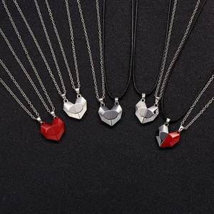 Juego de 2 collares magnéticos para parejas, colgante de corazón de <span class=keywords><strong>la</strong></span> <span class=keywords><strong>amistad</strong></span>, colgante facetado, regalo de San Valentín, joyería - Product Image 3
