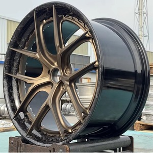 Rueda de Carreras Cóncava de Aleación Forjada en Fibra de Carbono con Acabado Bronce Cepillado, con Tapa Central, Ajuste Universal, Rueda de Repuesto para Auto Deportivo - Product Image 1