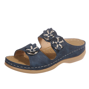 Sandalias de cuña para mujer de talla grande, estilo retro con flores, para exteriores, casuales, tipo chancla. - Product Image 5