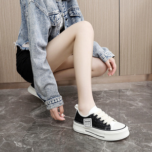 Calzado Deportivo Casual para Mujer, Hecho en China 2026, con Cordones, Parte Superior de Malla Transpirable, Antideslizante, para Primavera, Verano y Otoño, EVERGREEN - Product Image 2