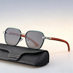 Nouvelles lunettes de soleil rétro pour hommes, monture carrée, branches effet bois, protection UV400, pour la conduite en extérieur - Product Image 3