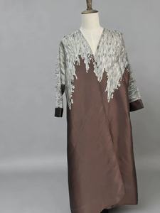 ムスリムカーディガンアバヤ、花柄ジャカードタフタ生地、イスラム教徒の服装、控えめなサウジアラビアとドバイのアバヤ、パネルデザイン - Product Image 3