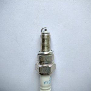 Bujía NGK Genuina 2306 CPR8EA-9, Accesorios y Repuestos para Motocicletas Honda, Compatible con CPR8EDX-9S /0242050506 /U24EPR9 - Product Image 6