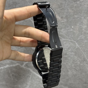 Montre à quartz pour homme en gros, design de roulette de casino, cadran en alliage, étanche, style décontracté et professionnel - Product Image 3