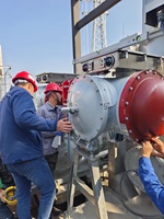 Entreprise de travaux publics EPC fournissant tous les équipements électriques, y compris trois transformateurs de puissance 220kV/220V 50/60Hz et un sectionneur.