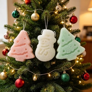 Éponge de Konjac de Noël 100% naturelle en fibres végétales, éponge de douche réutilisable pour une peau plus lisse, exfoliation douce - Product Image 1