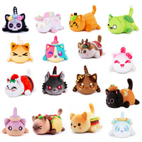Poupée de chat animal en peluche
