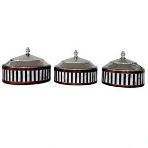 Ensemble de trois casseroles en nacre faites à la main, design classique et élégant, vente en gros, casseroles en bois - Product Image 1