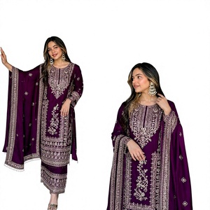 Salwar Kameez violet brodé avec des détails en fil doré, tenue traditionnelle pour femmes, Inde, Pakistan, mariage, longueur cheville, coupe classique - Product Image 1