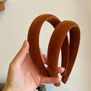 Serre-tête en velours couleur citrouille Maillard pour femme, idéal pour les fêtes automne/hiver - Product Image 4