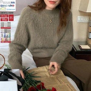 Pull en mohair <span class=keywords><strong>angora</strong></span> pour femmes tricoté à la main Pull d'hiver à col rond avec design torsadé Pull en tricot décontracté Logo personnalisé - Product Image 1