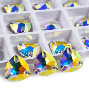 OLeeya K9 Strass à coudre, forme triangle large, perles de cristal AB, vente en gros, strass non thermocollants pour justaucorps et robes - Product Image 4