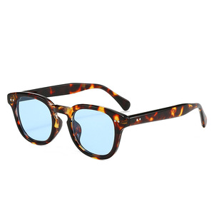 Lunettes de soleil carrées en acétate PC, protection UV400, classe 2, unisexes, design à rivets points - Product Image 2