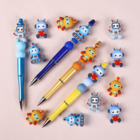 Venta al por mayor Duolang Slib-0155 Abalorios de silicona gruesos con diseño de robot de dibujos animados para bricolaje, accesorios coloridos para la fabricación de joyas infantiles