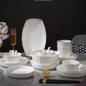Juego de <span class=keywords><strong>vajilla</strong></span> ligera de lujo Phnom Penh Bone China, nuevo estilo, <span class=keywords><strong>vajilla</strong></span> de cerámica para el hogar, combinación de platos para regalo de inauguración de la casa - Product Image 1