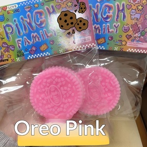 Juguete antiestrés y de ventilación súper suave con forma de galleta Oreo simulada, clip de bala de retorno lento y pastel de corazón - Product Image 5