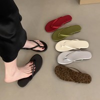 Sandales plates à lanières fines pour femmes, style tongs, minimalistes, pour la plage, la marche quotidienne et les occasions décontractées