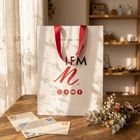 Großhandel Bedruckte Luxus-Papiertüten mit Eigenem Logo, Geschenk- und Einkaufstaschen aus Karton mit Bandgriff