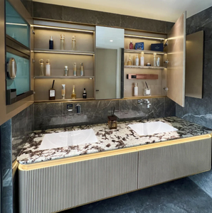 Mueble de Baño Moderno <span class=keywords><strong>con</strong></span> Lavabo Doble, Espejo de Cuerpo Entero <span class=keywords><strong>con</strong></span> Detalles en <span class=keywords><strong>Dorado</strong></span> e Iluminación LED Integrada - Product Image 1
