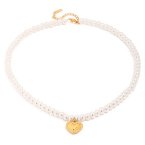 Collier pour femme populaire, délicat, plaqué or, avec chaîne à maillons de perles et pendentif cœur en acier inoxydable - Product Image 1
