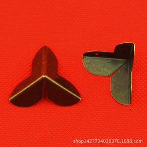 ตัวป้องกันมุม 23 มม. เหล็กคาร์บอนสไตล์โบราณ สำหรับตู้ไวน์และเฟอร์นิเจอร์ - Product Image 3