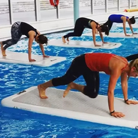 Logo personnalisé gonflable Aqua Yoga Mat Sport et Yoga Board Dock sur l'eau pour Fitness Yoga Taekwondo