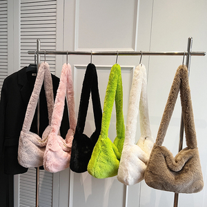 <span class=keywords><strong>Sac</strong></span> à bandoulière en peluche d'hiver 2025 pour femmes, <span class=keywords><strong>sac</strong></span> à main en fausse fourrure, grand format, <span class=keywords><strong>luxe</strong></span>, doux - Product Image 2