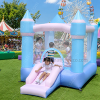 Château gonflable spacieux, sûr et durable, parfait pour les anniversaires d'enfants et les fêtes, idéal pour l'intérieur et l'extérieur