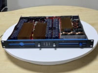 Amplificateur numérique 2400W professionnel classe d puissance système de processeur audio 2 canaux Mode d'alimentation ca métal pour DJ son