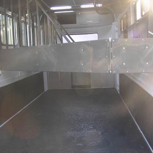 Semirremolque de lujo HERUI de tres caballos con cuello de cisne, doble eje, frenos eléctricos, capacidad de carga de 4T, carga angular, caja para caballos tipo camper, personalizado - Product Image 3